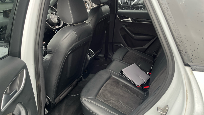 Audi Q3 1.4T FSI Black Edition 5dr Petrol Estate